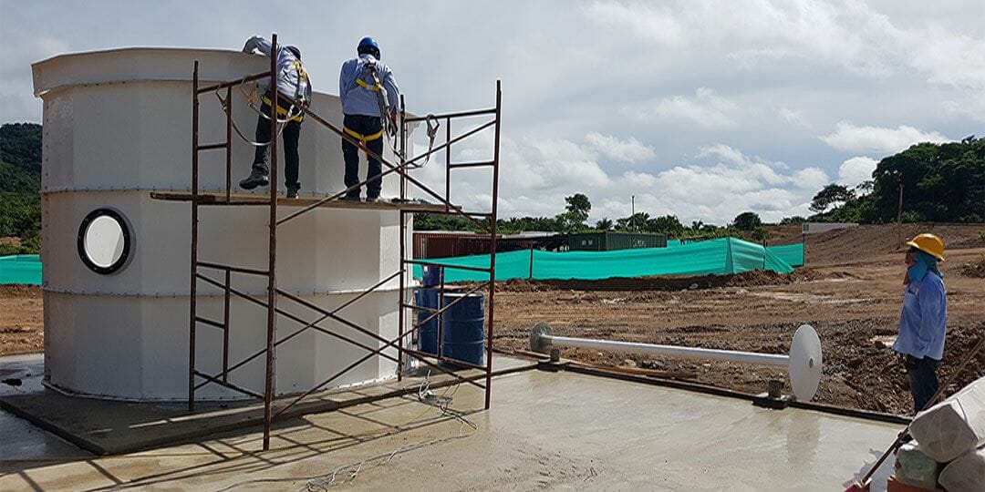 Tanque modular en fibra de vidrio para armado en sitio